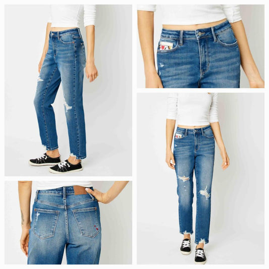 Judy Blue Queen of Hearts Coin Pocket Boyfriend Mid Rise Jeans. Style# JB88569